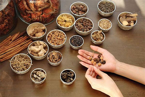 8 Biện ph&aacute;p khắc phục hậu quả trong m&ugrave;a cảm lạnh v&agrave; cảm c&uacute;m theo Y học cổ truyền